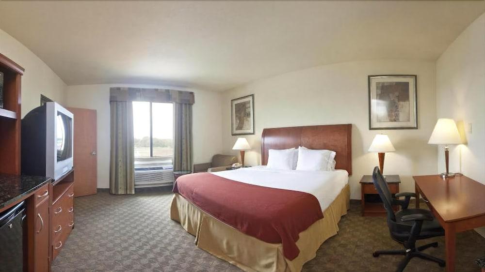 Holiday Inn Express Hotel And Suites Fairfield-North By Ihg Exterior foto