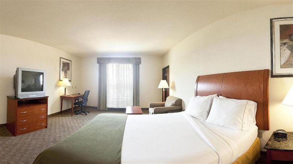 Holiday Inn Express Hotel And Suites Fairfield-North By Ihg Exterior foto