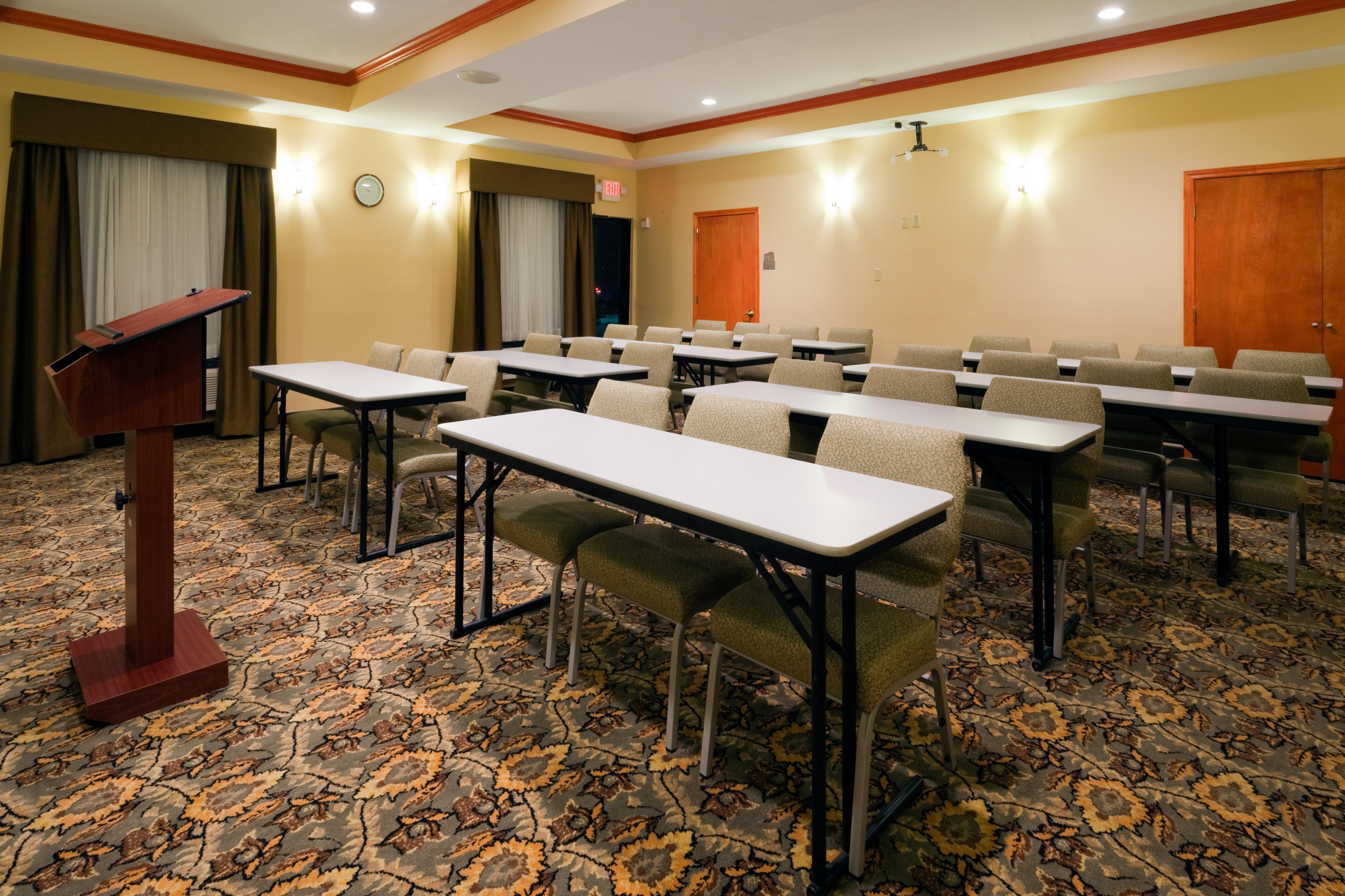 Holiday Inn Express Hotel And Suites Fairfield-North By Ihg Exterior foto