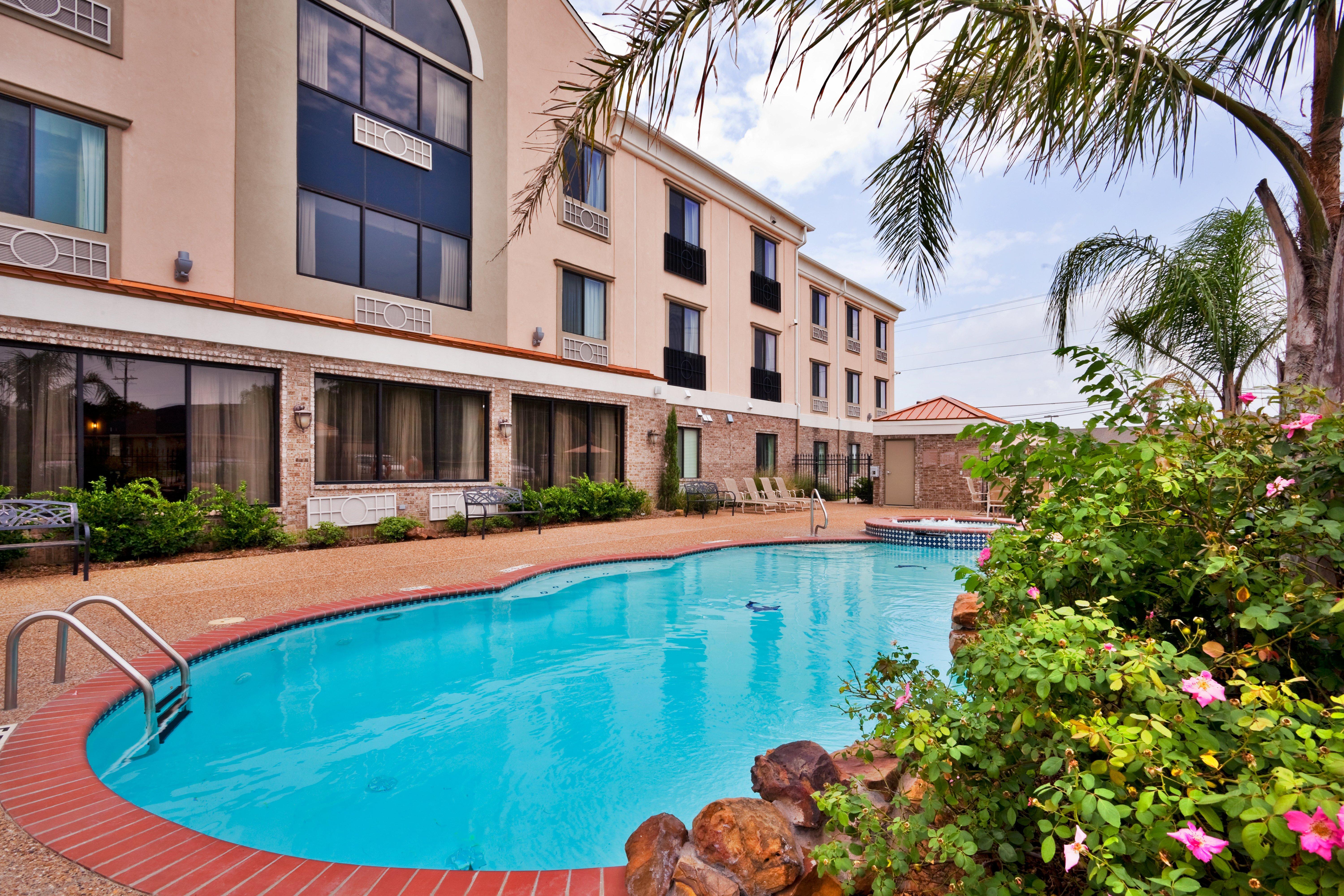 Holiday Inn Express Hotel And Suites Fairfield-North By Ihg Exterior foto